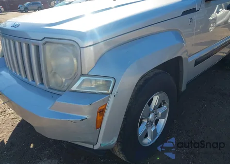 2010 Jeep Liberty Sport z USA, uszkodzony, nr VIN 1J4PN2GK7AW131728